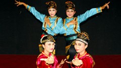 Folk Dance Group SMP LABSCHOOL KEBAYORAN - Jakarta - INDONEZJA